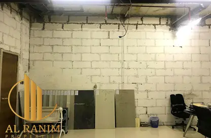 Shop - Studio - 1 Bathroom for rent in MRM Building - Hor Al Anz East - Hor Al Anz - Deira - Dubai