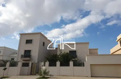 Villa - Studio - 7 Bathrooms for rent in Shakhbout City - Abu Dhabi