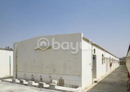 Labor Camp - 8 bathrooms for rent in Al Sajaa - Sharjah
