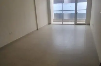 شقة - غرفة نوم - 2 حمامات للايجار في مبنى جيباس 5 - البستان - عجمان