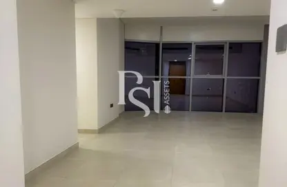 شقة - 2 غرف نوم - 4 حمامات للايجار في راديانت سكوير - مدينة الأضواء - جزيرة الريم - أبوظبي شقة - 2 غرف نوم - 4 حمامات للايجار في راديانت سكوير - مدينة الأضواء - جزيرة الريم - أبوظبي