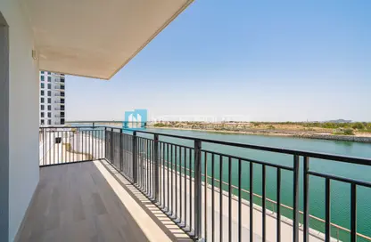 Apartment - 3 Bedrooms - 4 Bathrooms for sale in Waters Edge - Yas Island - Abu Dhabi