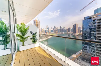 صورة لـ شرفة شقة - 2 غرف نوم - 3 حمامات للبيع في برج وارف الغربي - الخليج التجاري - دبي ، صورة رقم 1