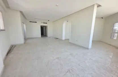 Apartment - 3 Bedrooms - 3 Bathrooms for rent in Al Rumailah building - Al Rumailah 2 - Al Rumaila - Ajman
