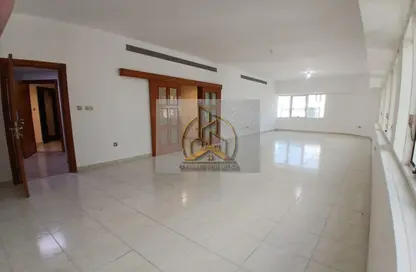 Apartment - 3 Bedrooms - 4 Bathrooms for rent in Hamdan Street - Abu Dhabi