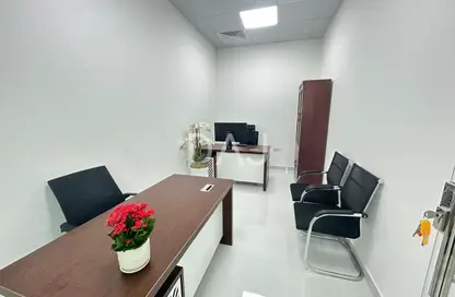 Office Space - Studio - 1 Bathroom for rent in Red Avenue - Al Garhoud - Dubai