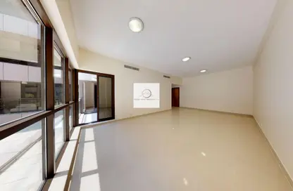 Apartment - 1 Bedroom - 1 Bathroom for rent in Golden Sands 9 - Mankhool - Bur Dubai - Dubai