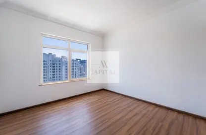 Apartment - 3 Bedrooms - 3 Bathrooms for rent in Al Msalli - Shoreline Apartments - Palm Jumeirah - Dubai