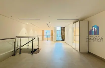 Apartment - 1 Bedroom - 2 Bathrooms for rent in Marina Arcade Tower - Dubai Marina - Dubai