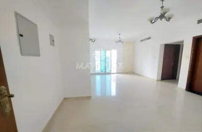 Empty Room image for: Apartment - 1 Bedroom - 2 Bathrooms for rent in New Al Taawun Road - Al Taawun - Sharjah, Image 1