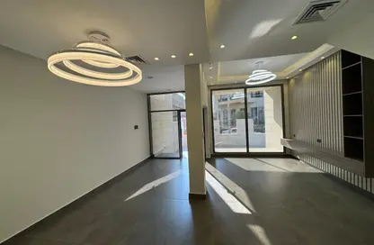 Villa - 4 Bedrooms - 5 Bathrooms for rent in Al Barsha South 4 - Al Barsha South - Al Barsha - Dubai