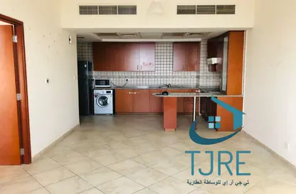 شقة - غرفة نوم - 2 حمامات للايجار في منزل شيرلوك 1 - منزل شيرلوك - مدينة السيارات - دبي