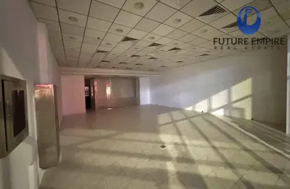 متجر - استوديو - 2 حمامات للايجار في بورسعيد - ديرة - دبي