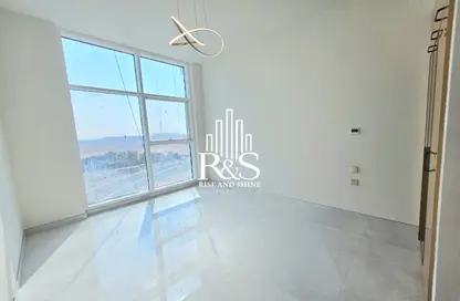 شقة - غرفة نوم - 2 حمامات للايجار في سكايز من دانوب - ارجان - دبي شقة - غرفة نوم - 2 حمامات للايجار في سكايز من دانوب - ارجان - دبي