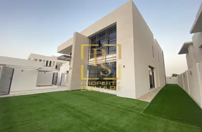 Villa - 4 Bedrooms - 5 Bathrooms for rent in West Yas - Yas Island - Abu Dhabi