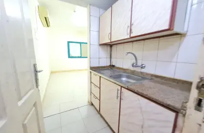 Apartment - 1 Bathroom for rent in Muwailih Building - Muwaileh - Sharjah