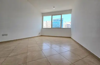 Apartment - 1 Bedroom - 1 Bathroom for rent in Al Muroor Tower - Muroor Area - Abu Dhabi