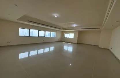 Apartment - 3 Bedrooms - 5 Bathrooms for rent in Silver Wave Tower - Al Mina - Abu Dhabi