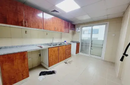 Apartment - 3 Bedrooms - 3 Bathrooms for rent in Al Falah Street - City Downtown - Abu Dhabi
