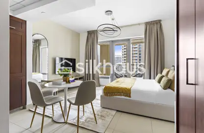 Room / Bedroom image for: Apartment - 1 Bathroom for rent in 29 Burj Boulevard Tower 1 - 29 Burj Boulevard - Downtown Dubai - Dubai, Image 1