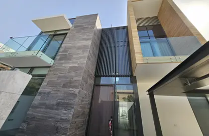 Villa - 5 Bedrooms - 7 Bathrooms for rent in Jumeirah 1 Villas - Jumeirah 1 - Jumeirah - Dubai