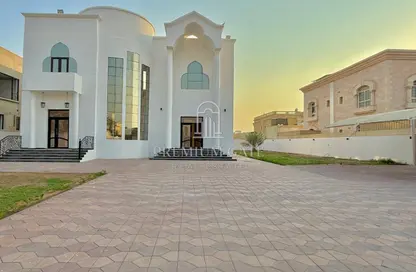 Villa - 4 Bedrooms - 5 Bathrooms for rent in Al Mizhar 1 - Al Mizhar - Dubai