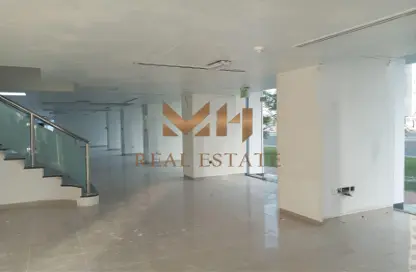 Show Room - Studio - 1 Bathroom for rent in Airport Road - Abu Dhabi