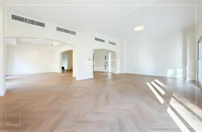 Villa - 3 Bedrooms - 3 Bathrooms for rent in Meadows 1 - Meadows - Dubai