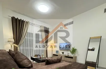 شقة - 2 غرف نوم - 3 حمامات للايجار في مساكن كورنيش عجمان - طريق كورنيش عجمان - عجمان
