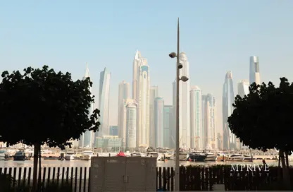 Apartment - 3 Bedrooms - 4 Bathrooms for sale in Marina Vista - EMAAR Beachfront - Dubai Harbour - Dubai