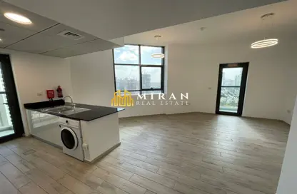 شقة - غرفة نوم - 2 حمامات للايجار في ار ام تي ريسيدنز - منطقة 11 - قرية جميرا الدائرية - دبي