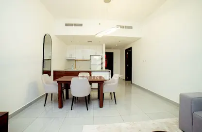 شقة - غرفة نوم - 2 حمامات للايجار في برج او2 - قرية الجميرا سركل - دبي