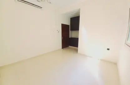 Apartment - Studio - 1 Bathroom for rent in Fire Station Road - Muwaileh - Sharjah