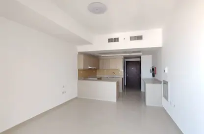 شقة - 1 حمام للايجار في فيروز - باب البحر - جزيرة المرجان - رأس الخيمة