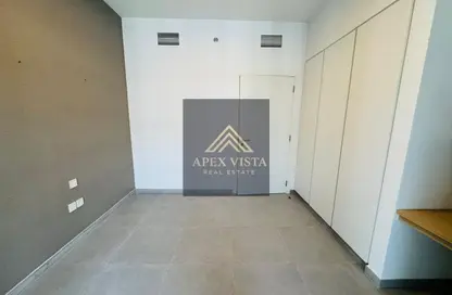 شقة - 2 غرف نوم - 3 حمامات للايجار في الطراز - حي نسيج - الجادة - الشارقة