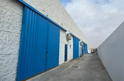 مستودع - استوديو - 1 حمام للبيع في الجليل - الصجعة - الشارقة