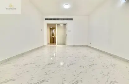 Apartment - 2 Bedrooms - 2 Bathrooms for rent in Moroshid Building - Mankhool - Bur Dubai - Dubai