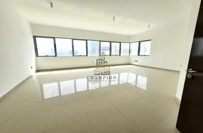 Empty Room image for: Apartment - 3 Bedrooms - 5 Bathrooms for rent in Global Tower - Electra Street - Abu Dhabi, Image 1