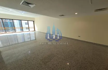 Empty Room image for: Duplex - 4 Bedrooms - 6 Bathrooms for rent in Khalifa Street - Abu Dhabi, Image 1