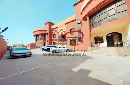 Apartment - 3 Bedrooms - 4 Bathrooms for rent in Shakhbout City - Abu Dhabi