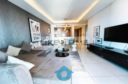 Living / Dining Room image for: Apartment - 1 Bedroom - 2 Bathrooms for rent in Tower D - DAMAC Towers by Paramount - Business Bay - Dubai, Image 1