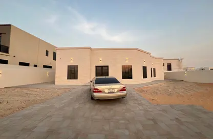 Villa - 3 Bedrooms - 6 Bathrooms for rent in Wadi Alshabak - Dubai