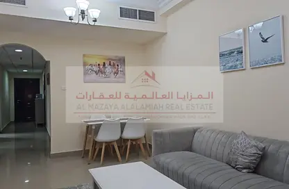 شقة - 2 غرف نوم - 2 حمامات للايجار في برج منازل 2 - شارع التعاون - التعاون - الشارقة
