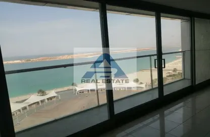 Balcony image for: Apartment - 4 Bedrooms - 5 Bathrooms for rent in 3 Sails Tower - Corniche Road - Abu Dhabi, Image 1
