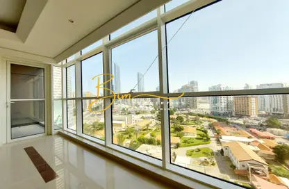 Apartment - 2 Bedrooms - 3 Bathrooms for rent in Wave tower - Corniche Road - Abu Dhabi