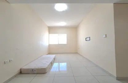 Apartment - 2 Bedrooms - 1 Bathroom for rent in Tiger Building Al Qadesia - Al Nahda - Sharjah