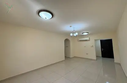 شقة - 2 غرف نوم - 2 حمامات للايجار في الجيزة - المطارد - العين