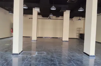 Shop - Studio for rent in Al Karama - Dubai