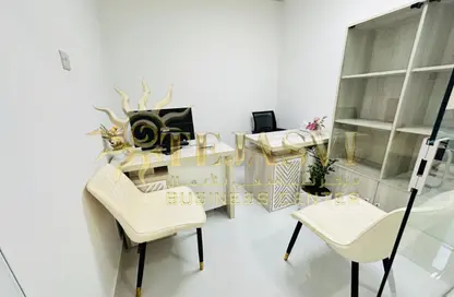 مكتب - استوديو - 1 حمام للايجار في لولو سنتر - منطقة حديقة الكرامة - الكرامة - دبي