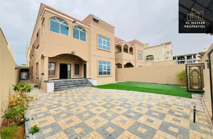 فيلا - 5 غرف نوم - 7 حمامات للبيع في المويهات - عجمان